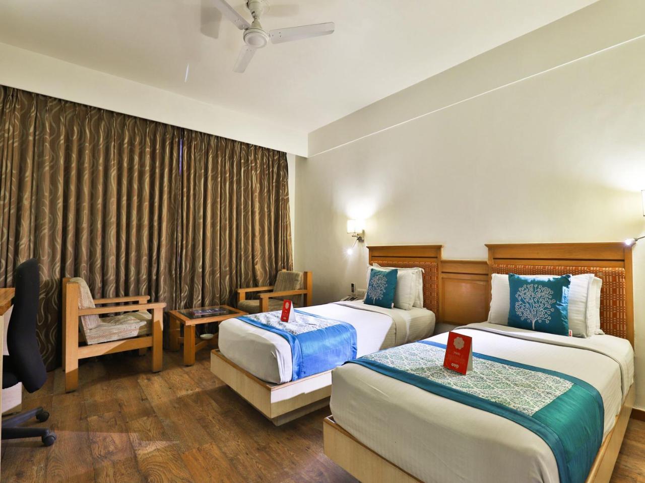Oyo 1123 Hotel Rock Regency Ahmedabad Eksteriør bilde