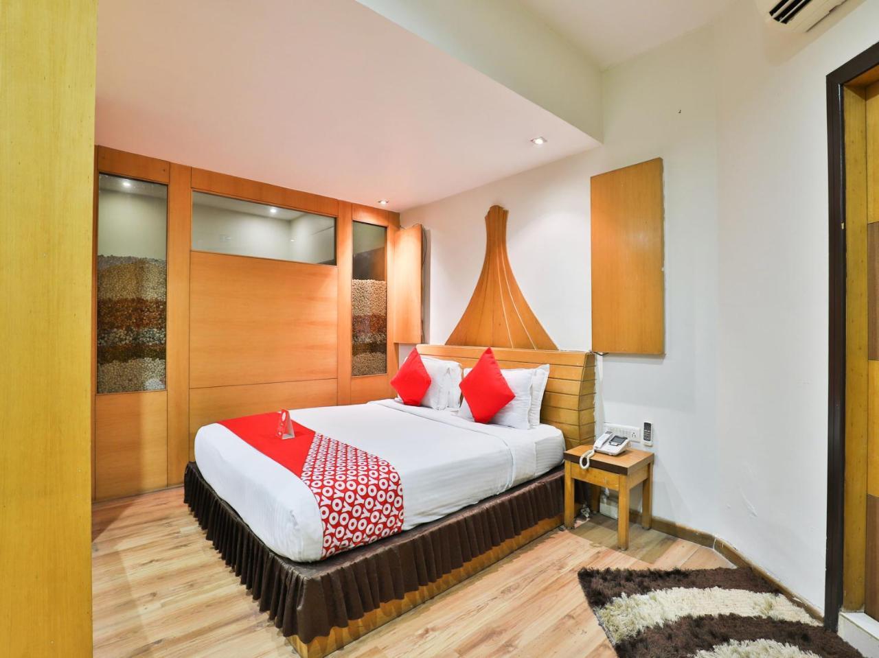 Oyo 1123 Hotel Rock Regency Ahmedabad Eksteriør bilde