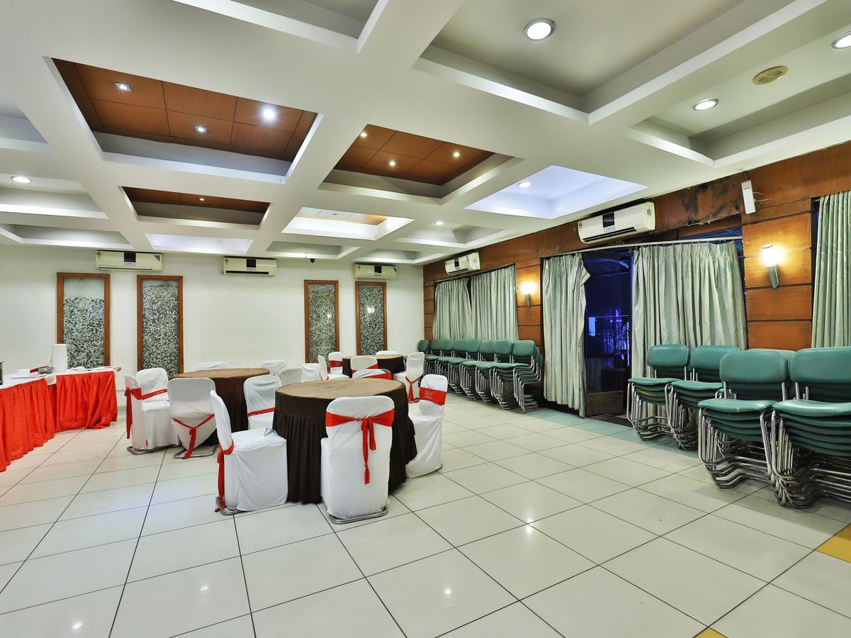 Oyo 1123 Hotel Rock Regency Ahmedabad Eksteriør bilde