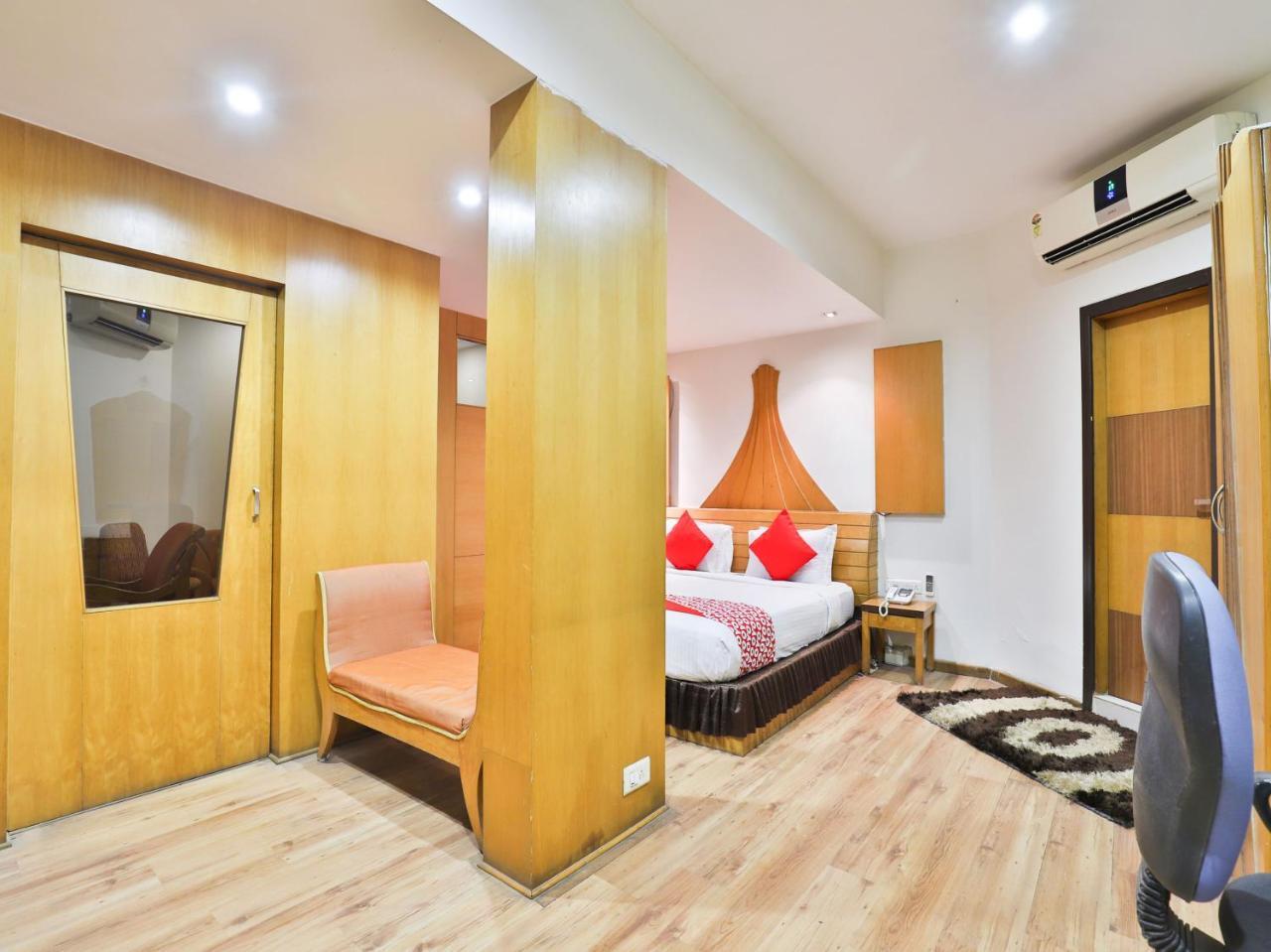 Oyo 1123 Hotel Rock Regency Ahmedabad Eksteriør bilde